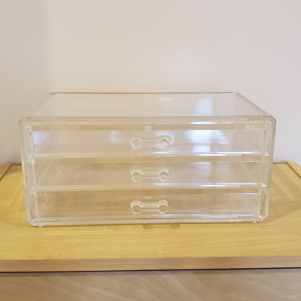 Plastic Makeup organizer